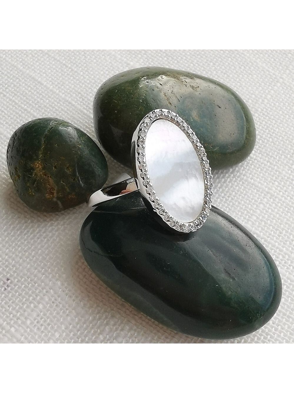 Mother of Pearl halo cz silver Ring size 8 🆕